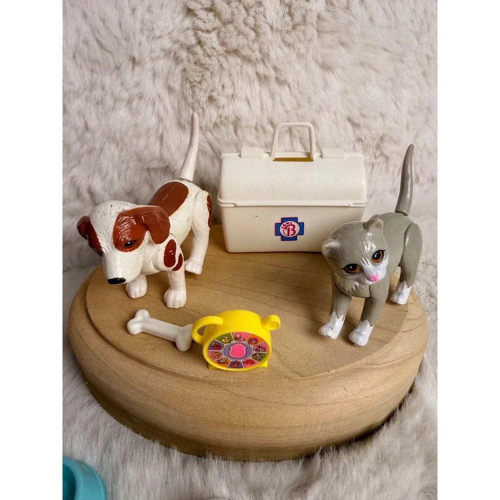 Vintage 1990s Barbie Pet Doctor Doll‎ Playset with Dog Cat and Accessories Works